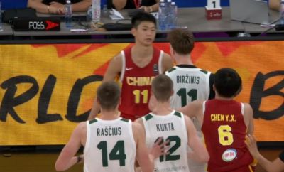 媒体人：中国U17男篮把立陶宛打急眼了 后者很上头 又是夹臂&推人