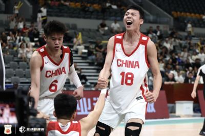 陈昱休今天占据了太多了球权 自主进攻能力信心不足 浪费了机会