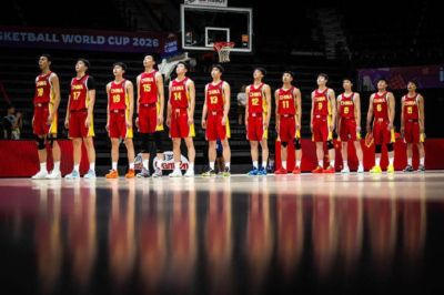 外线集体失准！媒体人：张宇辰被防得厉害 很多队员外线多少投0中