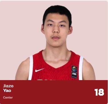 媒体人：姚嘉泽年级太小 在球队打的内容不够复杂 经验不足