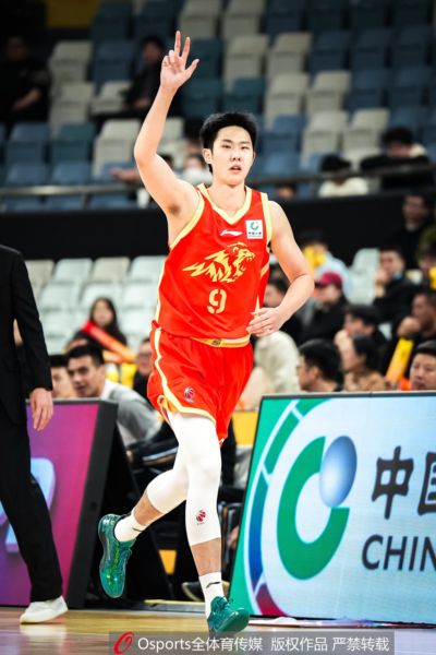 媒体人：山西男篮付出部分现金 从广厦得到了赵嘉仁