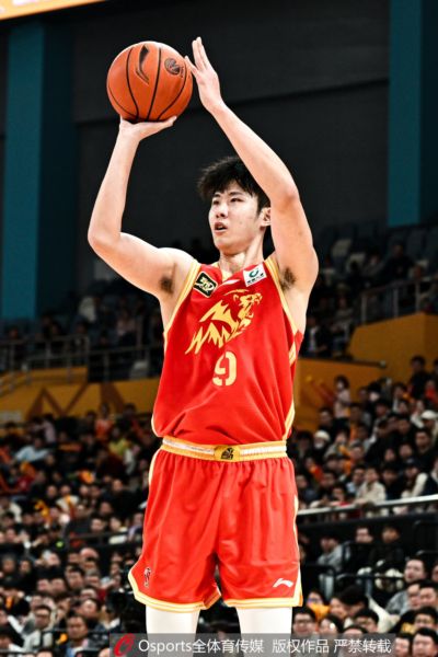 媒体人：山西汾酒男篮接近获得赵嘉仁的签约权