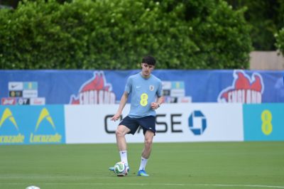 利夫拉门托因伤无缘世界杯，英格兰队将他的球衣送给球迷