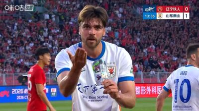 泰山客场1-0领先！前场配合后谢文能下底助攻，泽卡包抄卧射破门