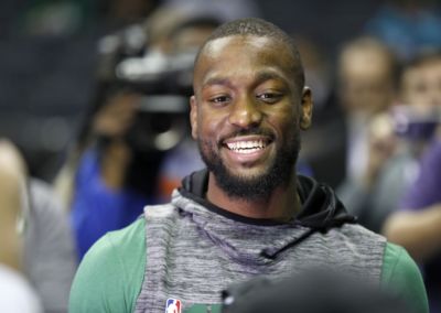 肯巴·沃克to黄蜂球迷：NBA会看到各种不可思议交易 只能相信高层