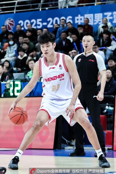 媒体人：说明王浩然接近NBA的门槛 加以磨练未来未必没有机会