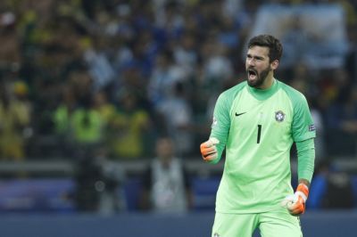 ESPN：巴西队告知FIFA，对阵苏格兰将拒绝使用红色门将球衣