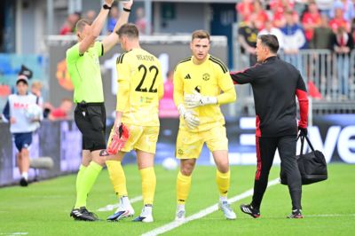 23岁门将德莫特·米:我从11岁起就在曼联,我热爱这家俱乐部