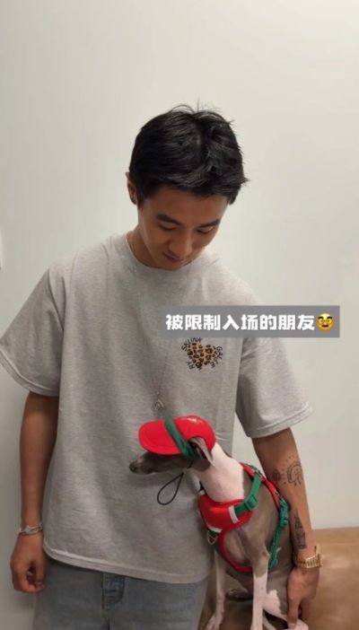 韦世豪个人潮牌快闪店开业,费利佩、胡荷韬等多位蓉城队友捧场