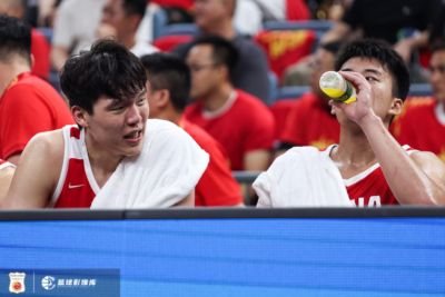 媒体人：王俊杰和杨瀚森都难受&有点急 后者效果真不一定有徐昕好
