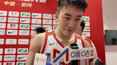 王俊杰：长沙热身赛后状态比较低迷 半夜找郭导聊过后恢复了状态