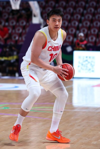 媒体人:王俊杰打球好扎实 最后的攻防杀死比赛 球迷为他高喊MVP
