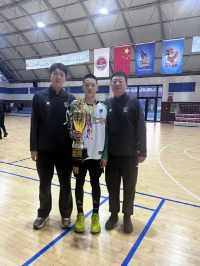 球风稳健的后卫！媒体人：辽宁男篮青训队签下未满14岁的柳清瀚