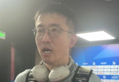 姜至鹏：阿代米受伤后教练把我顶到前卫位置 我很好地完成了任务