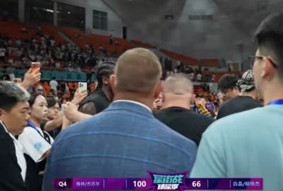🏀2V2百分大战-杰伦·格林/杰苏尔100-66轻取白晶/柳杨杰