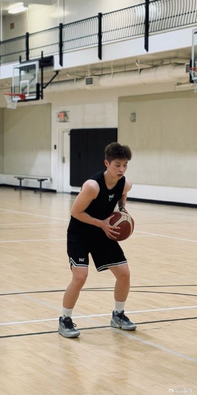 李缘：如梦般的美国之旅结束了 很开心自己勇敢跳出舒适圈