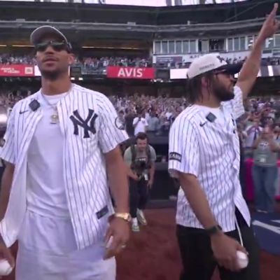 布伦森与哈特携手为纽约洋基开球 解说：感谢你们赢得了NBA总冠军