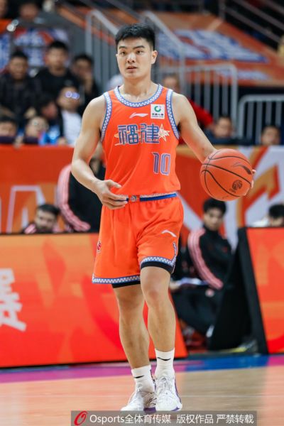 黎伊扬：强化身体能力 提升防守对抗强度与体能储备 精进投篮技术