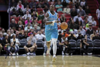 美媒：罗齐尔正试图重返NBA 但联盟和黄蜂队维持相关限制措施