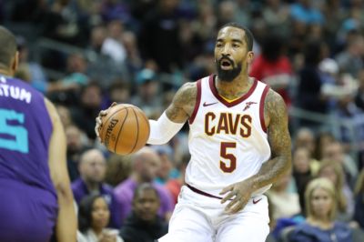 JR：在我长达16年的职业生涯里 大概有七成时间都深陷抑郁情绪
