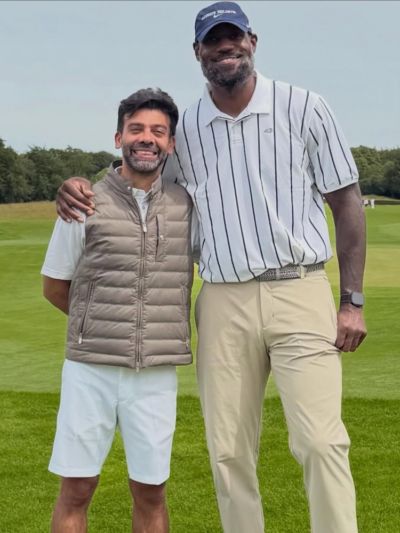 英国商人晒与詹姆斯在伦敦高尔夫球场合影 詹姆斯评论感谢款待
