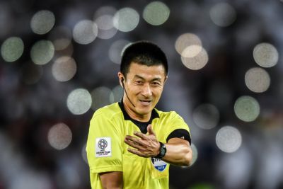 新华社：傅明主哨执法“百队杯”，强调青少年足球快乐第一
