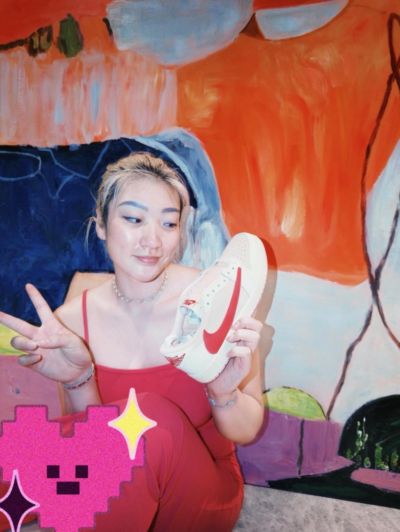 代言人就是爽！李梦晒最新款倒钩 该配色还未正式发售