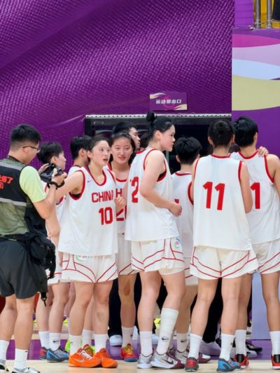 中国U17女篮热身赛击败新西兰拿首胜 李沅珊30分 庞云舒11分14板