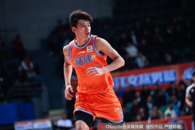 杨曦皓：给自己的菜鸟赛季打50分 未来想在国家队站稳脚跟