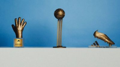 一睹为快！世界杯金球、金靴、金手套奖奖杯公布，将花落谁家？