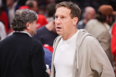 还玩得起NBA吗？太阳老板公司亏损6亿紧急融资 市值5年蒸发140亿