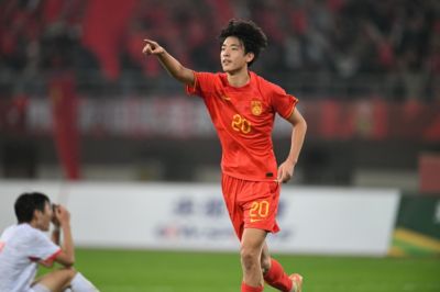 朱鹏宇：在国足和老大哥们学习受益匪浅，只有努力才不辜负期待