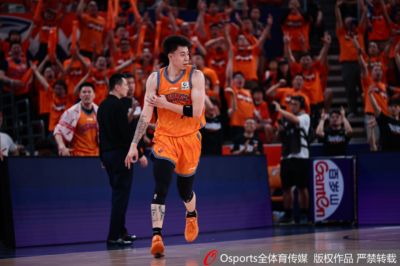 媒体人：赵睿/周琦/胡明轩等人落选有各自原因 张镇麟则令人意外