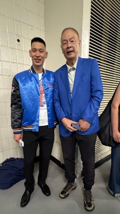 林书豪晒照：很荣幸可以回来纽约尼克斯！Let's go Knicks！