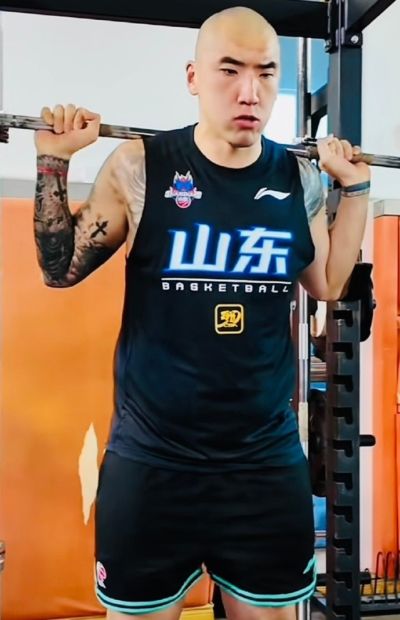 这😂 山东男篮重新集结开启夏训 陶汉林剃了个光头