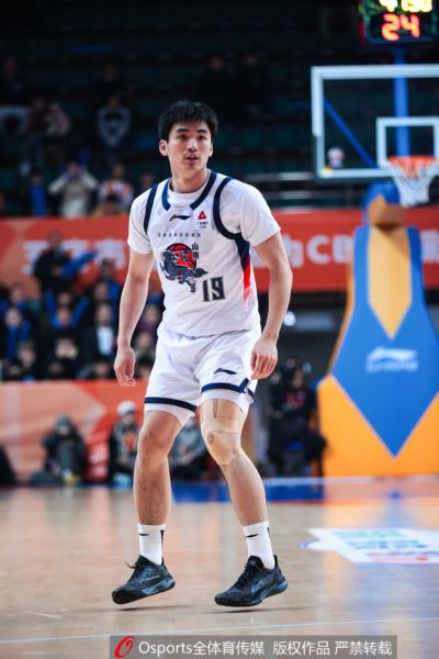 鲁媒：山东今天开启夏训 于德豪孙桐林米艾力郑晓垚基本确定离队