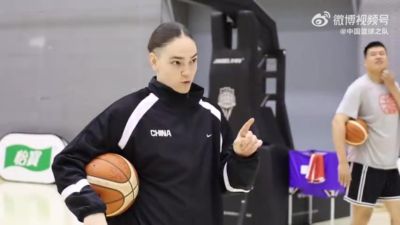 中国女篮最新训练视频出炉：阅读防守 快速反应 篮下终结