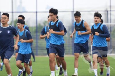 经过了短暂休整，武汉三镇一线队今日收队集结