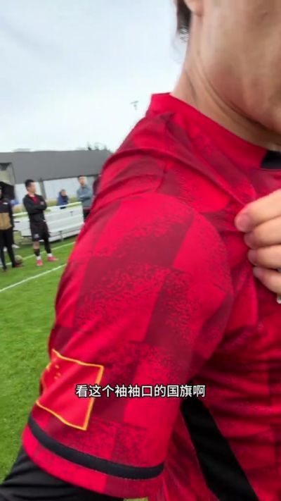 王永珀现身！汪嵩晒温哥华野球视频：前国脚王永珀现身