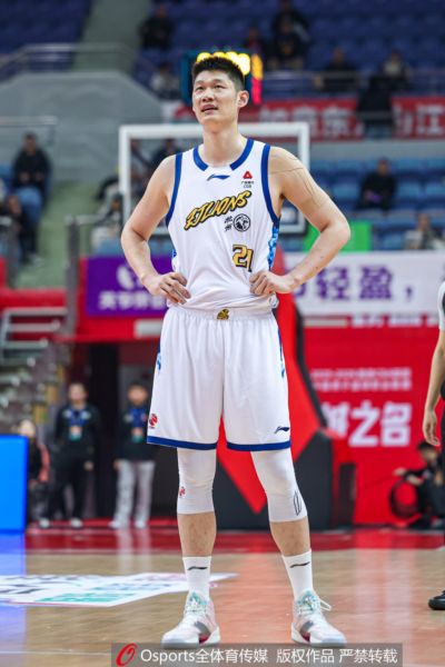回天乏术！胡金秋16中8拿20分9板 其中6前场板