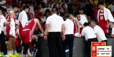进攻哑火！中国男篮近3分钟时间颗粒无收 被对手打出10-0攻击波