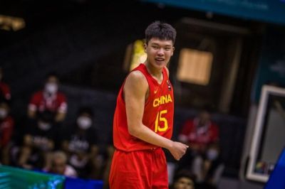 王俊杰&杨瀚森回归后中国男篮如何？解说：能赢日本 锋线厚度不错