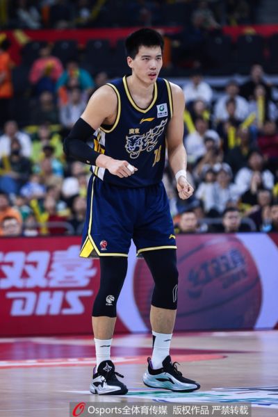 记者：焦泊乔上来3分钟 已经比自己今年CBA季后赛总得分多了