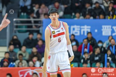 媒体人：广东宏远俱乐部已为黄明依提供B类续约合同