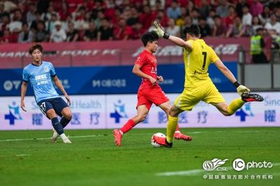 中超第18轮补赛：上海海港1-1大连英博海发