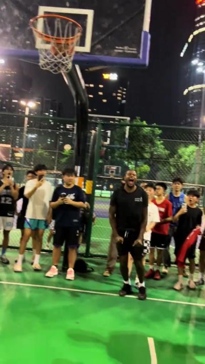 百分大战结果如何?陈泽文送空接 杰伦·格林高高跃起单臂砸扣