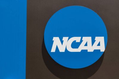 媒体人：NCAA修改规则大学球队每四年才去海外打一次热身改为每年