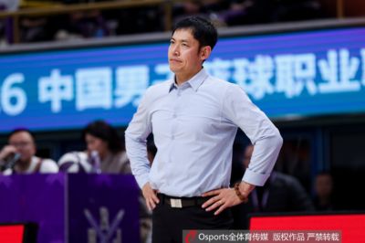 本赛季未能打进季后赛！媒体人：北控男篮主教练张庆鹏离任