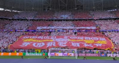 阵势对决！欧冠决赛即将开打，巴黎、阿森纳看台展示Tifo