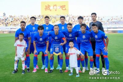 上海申花客场2-2战平青岛西海岸